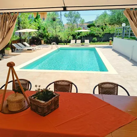 Vilă ☆olive Garden Villa☆ --nea Iraklitsa-- Nea Iraklitsa