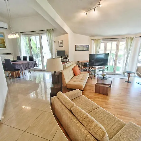 ☆olive Garden Villa☆ --nea Iraklitsa-- Willa Nea Iraklitsa